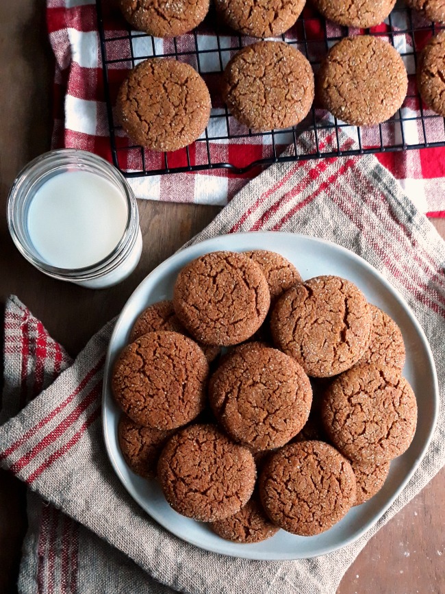 Spice Up Your Season: The Essential Gingersnap Cookie Blend